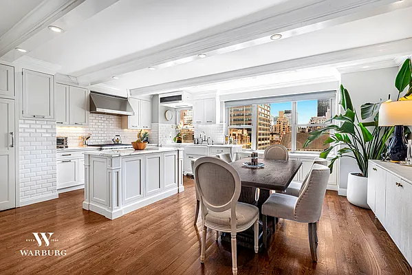 Sold by Warburg | media 1