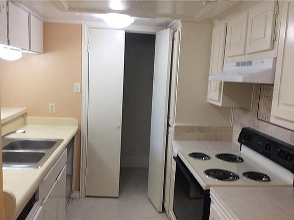 5th image of 4605 Country Creek Dr APT 1010