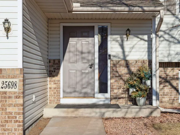25698 Friesland Ct, Wyoming, MN 55092