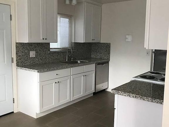 5th image of 828 Opal Dr #1