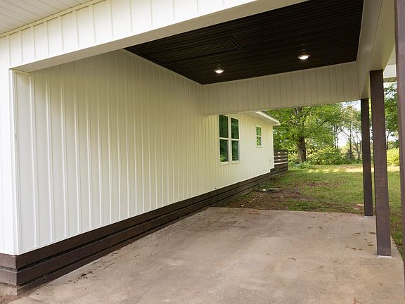 3rd image of 456 Cole Rd