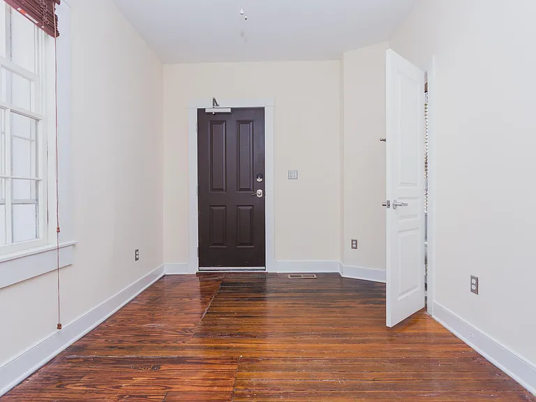 20 W Marshall St #2 — Photo 11