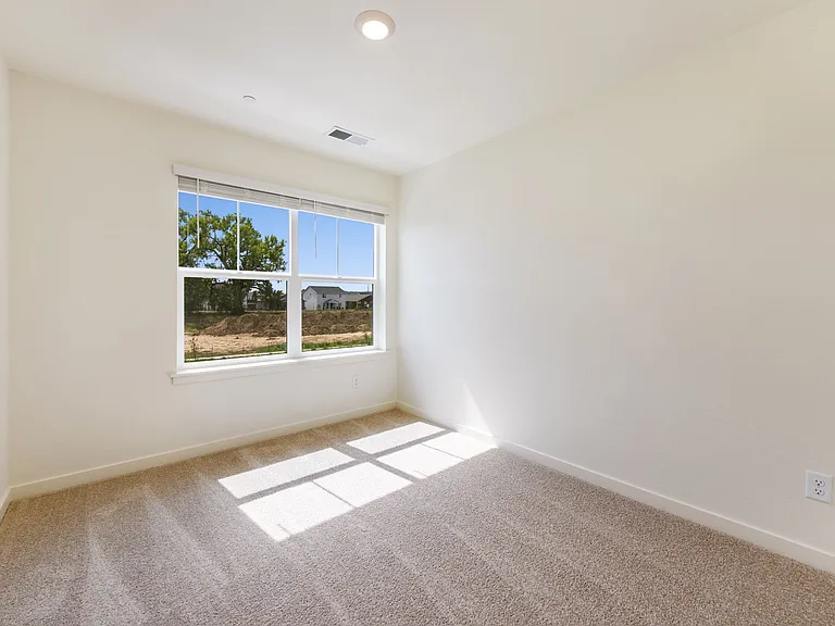 Upper 4th bedroom/office