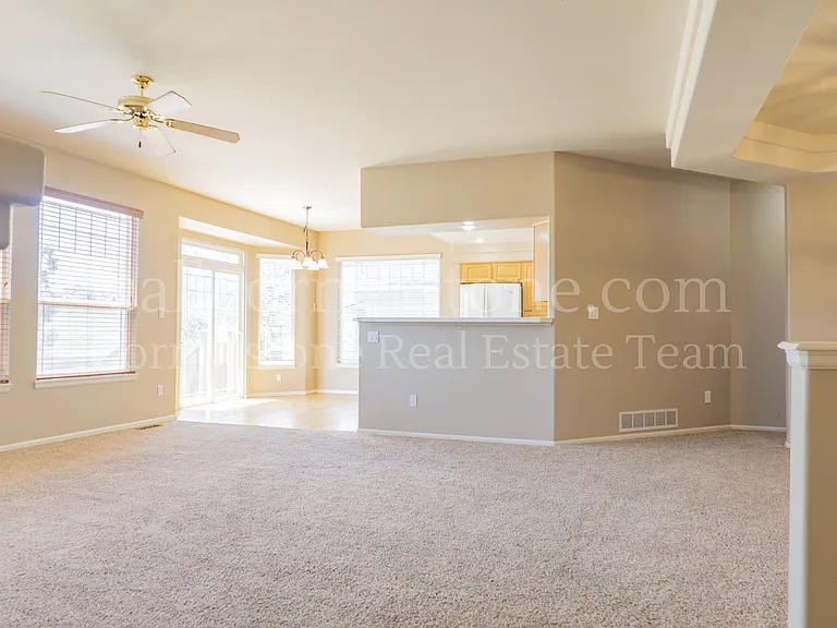 3305 Hollycrest Dr — Photo 13