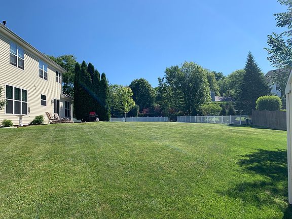 3rd image of 319 Kildere Ct