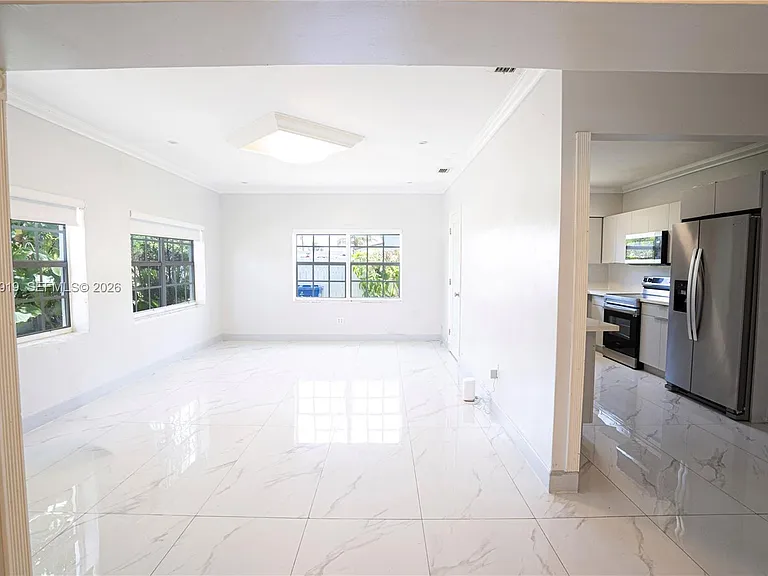 16990 NE 5th Ct — Photo 6