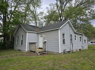 425 Glenwood St, Waterloo, IA 50703