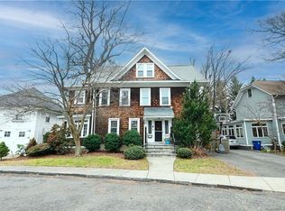 170 Unquowa Hill St, Bridgeport, CT 06604