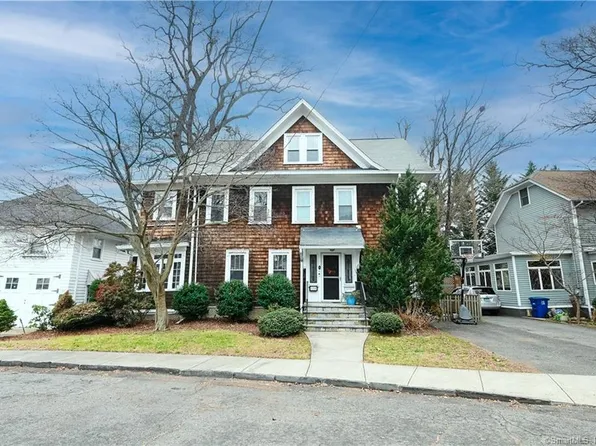170 Unquowa Hill Street, Bridgeport, CT 06604