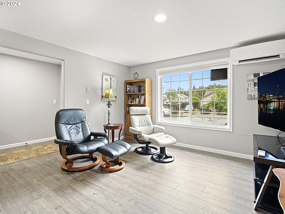 2nd image of 6908 NE 102nd Ave