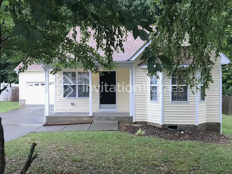1105 Kavkaz St — Photo 1