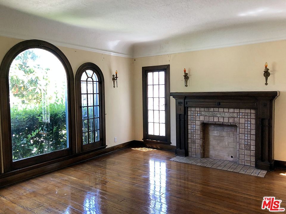2nd image of 817 S Mansfield Ave APT 1