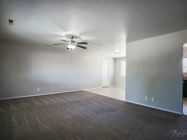 2821 Juniper Cir — Photo 9