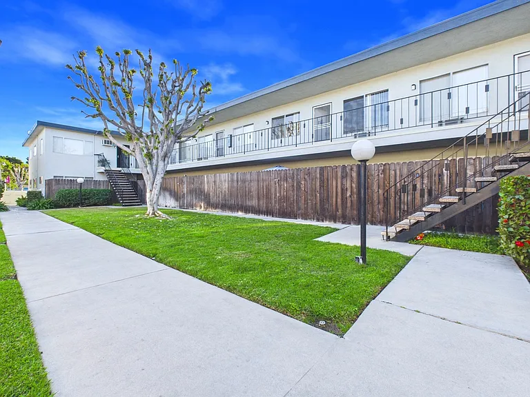 Cedar Court Apartments — Photo 35
