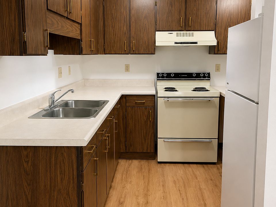 1st image of 300 Liberty St #2