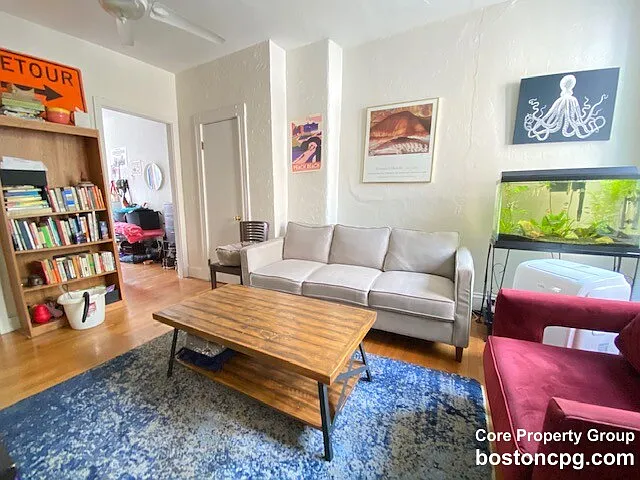 3 bed, 1.0 bath, $3,900 — Photo 2