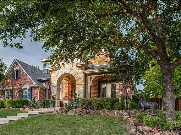 2nd image of 611 Willowview Dr