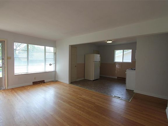 4th image of 3709 Herbert Ave