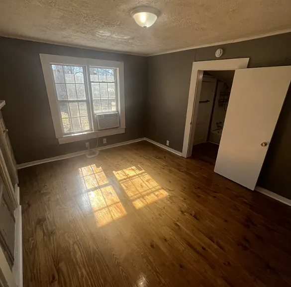 502 Brown St — Photo 3