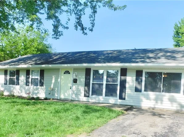 487 Caldwell Cir, New Carlisle, OH 45344