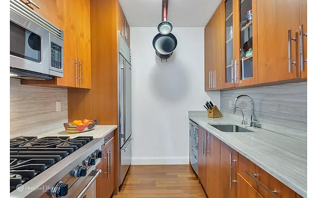 Rented by Douglas Elliman | media 19