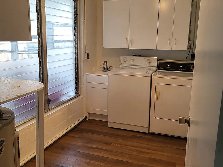 10215 Cliff Cir — Photo 16