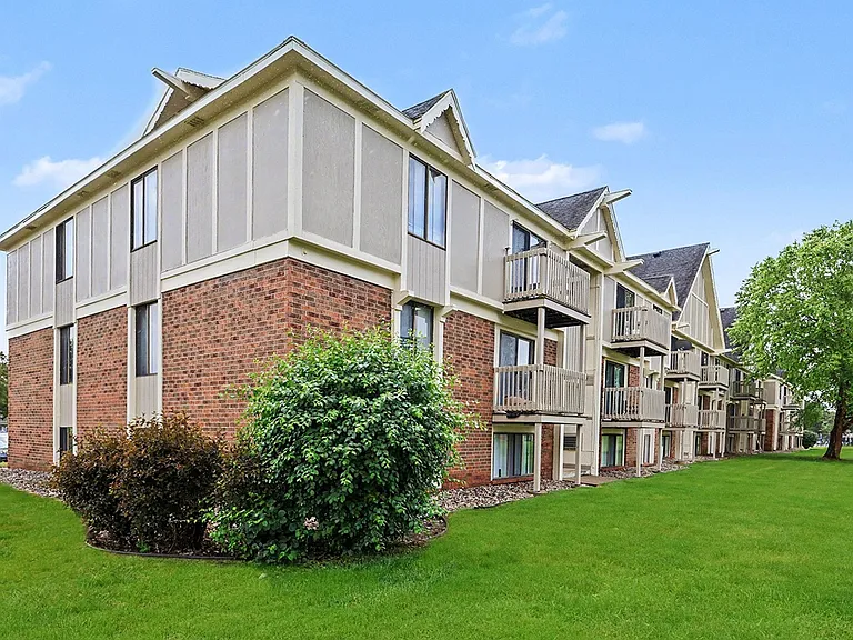 Waverly Park Apartments — Photo 32