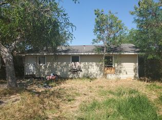 704 Kansas St, Robstown, TX 78380