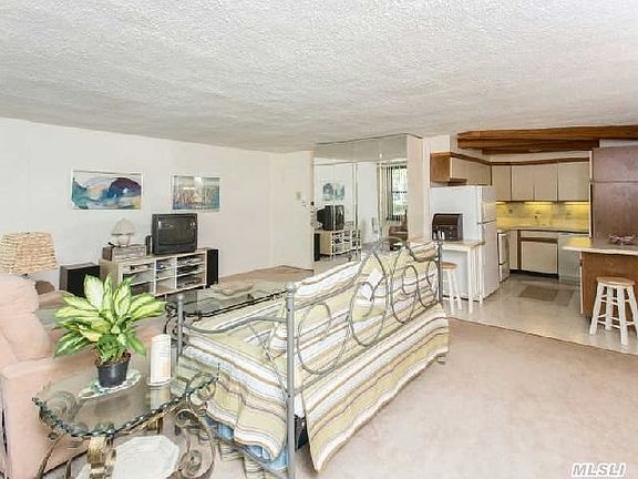 5th image of 16210 Powells Cove Blvd APT 2C