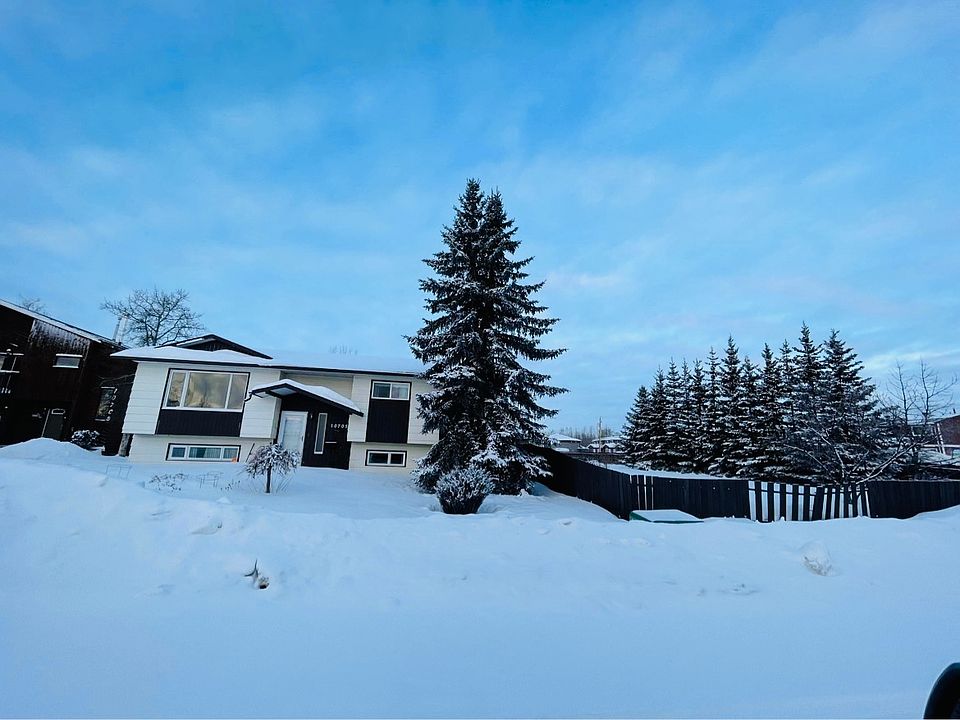 1st image of 10705 Briarwood Cres