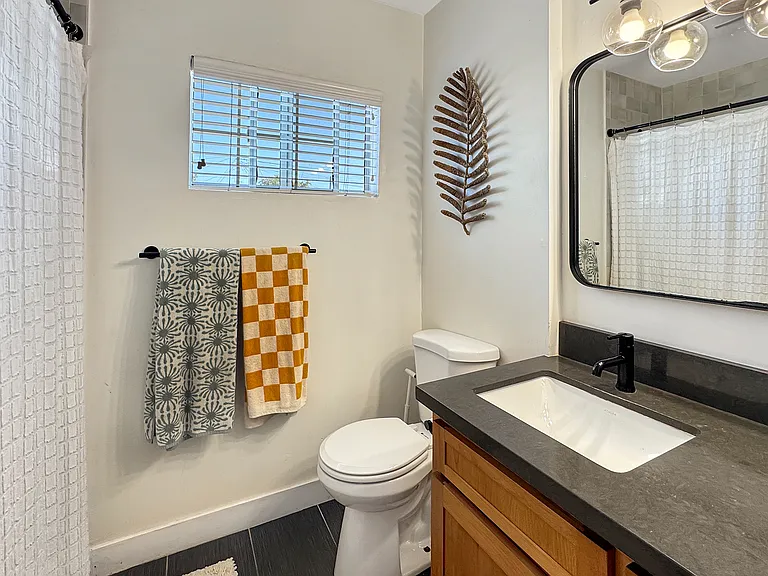 2052 Santa Fe Ave — Photo 13