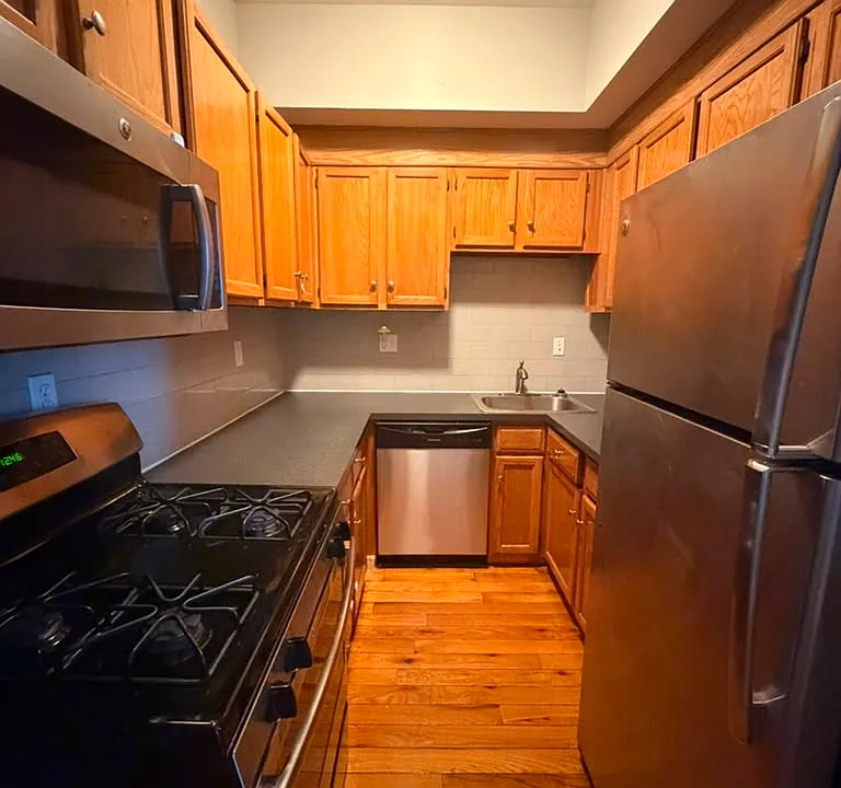 28 E Grand Ave #D1