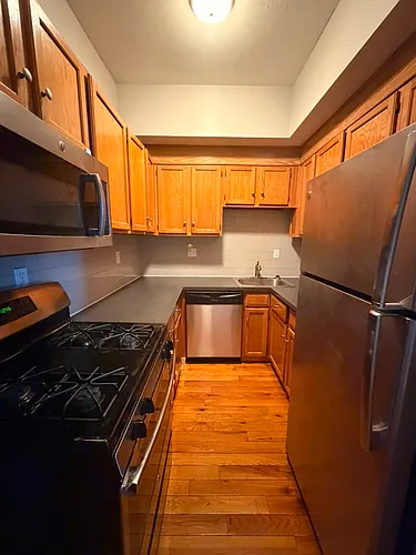 28 E Grand Ave Photo 1