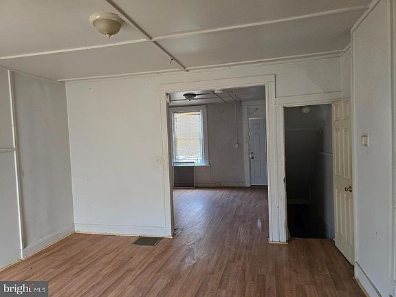 3rd image of 453 N Bouldin St