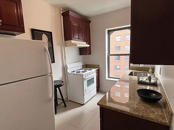 4th image of 275 W 144th St APT 14
