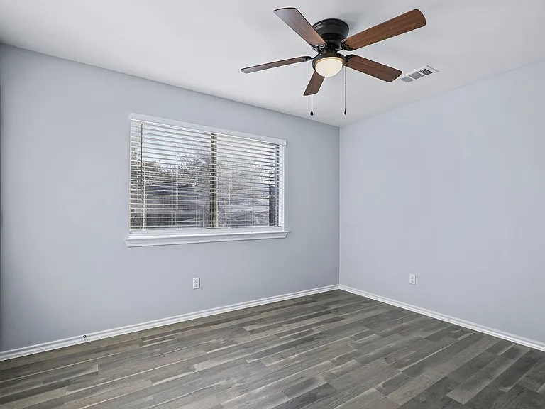 119 Magnolia St — Photo 14