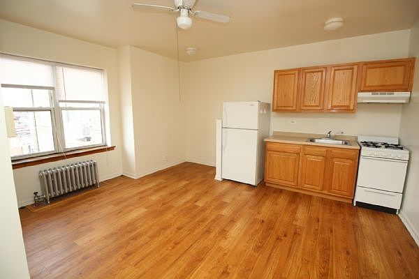 1st image of 4748 N Maplewood Ave #3