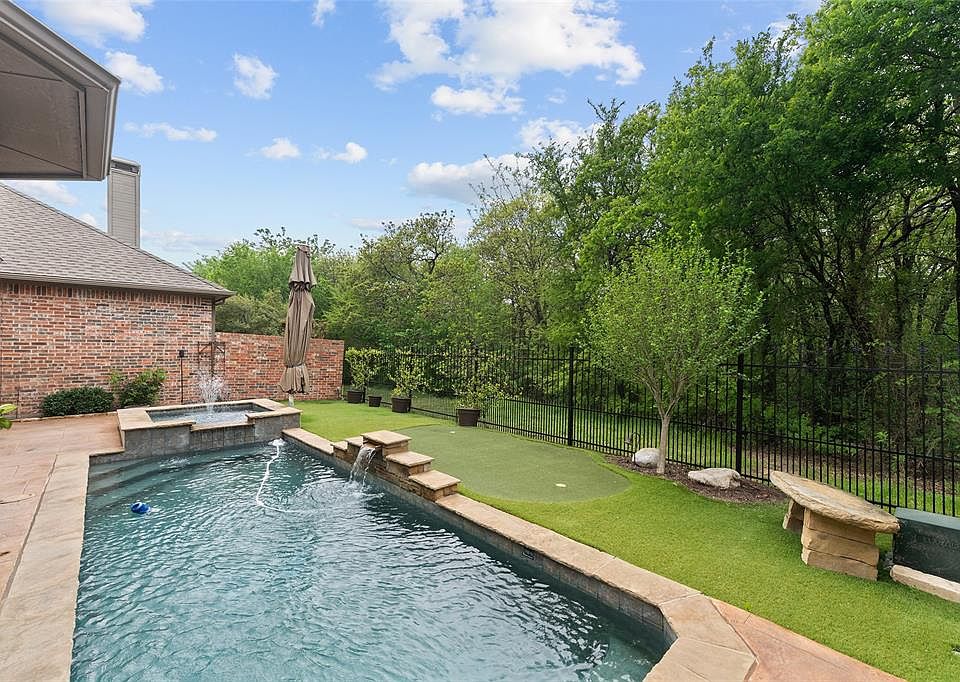 1st image of 228 Versailles Ln