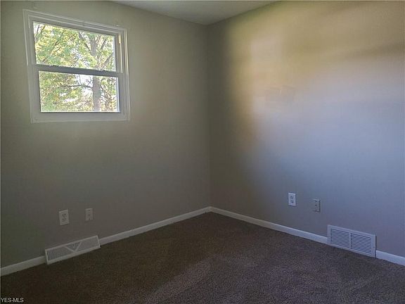 5th image of 559 Baldwin Ave