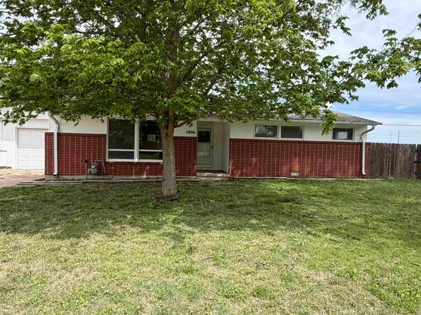 1006 Rainbow Dr, Salina, KS 67401