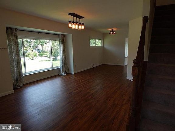 4th image of 6615 Princeton Dr