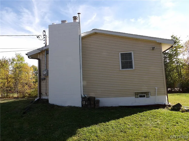 10332 Transit Rd — Photo 6