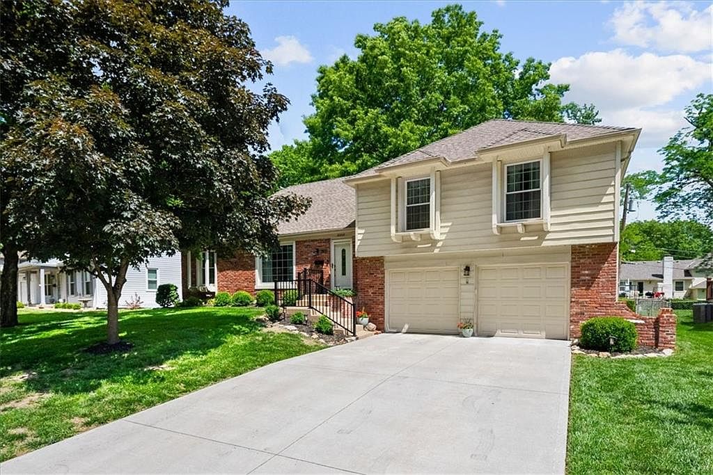 8208 W 97th St, Overland Park, KS 66212 | Zillow