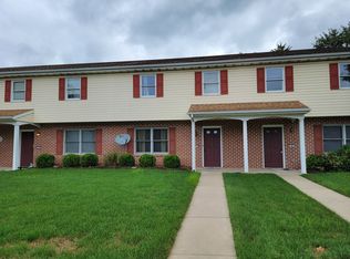 11 Oriole Dr, Ephrata, PA 17522
