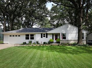 1414 Grant Rd, Saint Louis, MO 63119