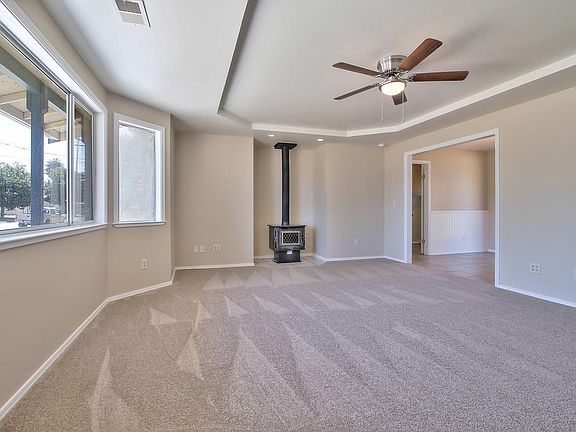 3rd image of 133 Almond Ave