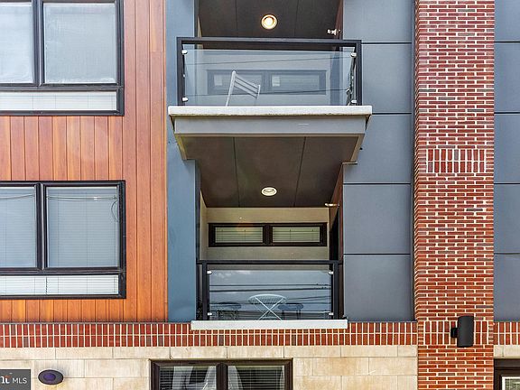5th image of 1216-18 N 5th St