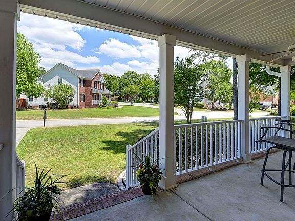 2nd image of 105 Warden Way