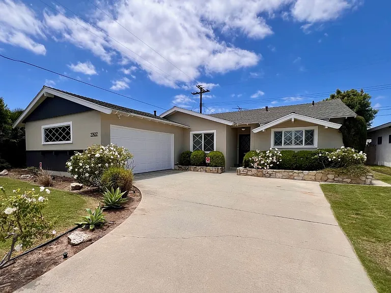 22637 Hickory Ave — Photo 1