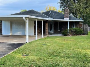 7120 Hayman St, Groves, TX 77619